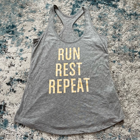 ⭐️ 2 for $10!! ⭐️ Old Navy Active Racerback Tee - Picture 1 of 8